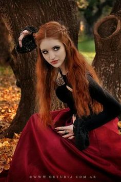 Redhead Facts, Goth Model, Long Red Hair, Victorian Goth, Foto Tips, Gothic Beauty, Red Heads, Long Red