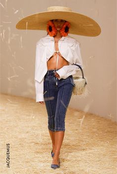 JACQUEMUS… Jeans Trend, Denim Capri Pants, Model Runway, Jeans Cargo, Spring Summer 2023, Jane Birkin, Cropped Tops, Trend Forecasting, Brigitte Bardot