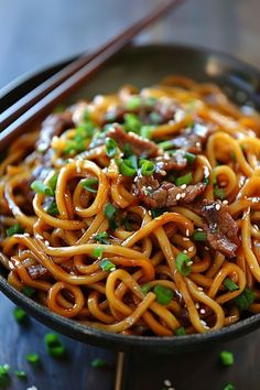 Indulge in the irresistible flavors of Shanghai fried noodles with this easy recipe! Learn how to recreate this classic Chinese dish at home for a delicious and satisfying meal. From the perfect combination of stir-fried vegetables to the savory sauce coating each noodle, you'll love every bite of these flavorful noodles. Whether you're a fan of Asian cuisine or looking to try something new, Shanghai fried noodles are sure to become a staple in your recipe collection. Shanghai Beef Noodles, Pho Noodles Stir Fry, Shanghai Noodles Recipe Beef, Shanghai Fried Noodles, Chinese Egg Noodle Recipes, Fried Noodles Recipe Chinese, Asian Egg Noodle Recipes, Shanghai Noodles Recipe, Chinese Noodles Recipes