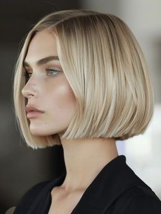 Haircuts Ideas For Women, Short Stacked Hair, Low Taper Fade Haircut, Sleek Short Hair, Lob Haircuts, Stacked Hair, Haircuts Ideas, Taper Fade Haircut, Short Straight Hair