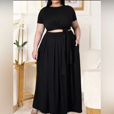 Comfortable And Stylish: Made With Soft And Breathable Fabric, This Plus Size Casual Outfits Set Is Perfect For Everyday Wear While Keeping You Fashionable. Flattering Fit: The Side Knot Detail On The Crop Top And The High-Waisted Design Of The Maxi Skirt Create A Flattering Silhouette For Plus Size Women. Versatile: This Two-Piece Set Can Be Worn Together Or Separately, Giving You Multiple Outfit Options For Any Occasion. **Ship Within 7-15 Days** 1x/14 Top Bust 39.4 Length 16.2 Skirt Waist 33. Knotted Maxi Skirt, Rok Outfit, Red Two Piece, White Fashion Casual, Rock Outfit, Plus Size Two Piece, Perfect Prom Dress, Ruched Skirt, Professional Attire