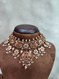 Gold Jewellery Design Necklaces Latest, Kundan Haram, Antique Choker, Mango Mala, Earrings Bali, Indian Jewelry Earrings, Antique Necklaces Design, Choker Necklace Designs, Indian Bridal Jewelry Sets