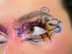 Colourful Liner Eye Makeup, Yellow And Purple Makeup, Yellow Eyeshadow Looks, Liner Eye Makeup, Unconventional Makeup, Purple Makeup Looks, Yellow Eye Makeup, Artsy Makeup