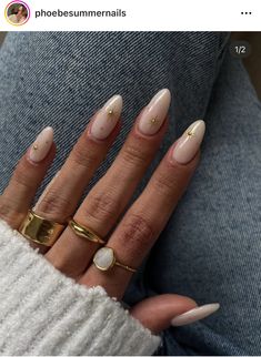 Girly Hands, Grad Nails, Nails Basic, Chrome French, White Chrome Nails, Engagement Nails, Art Hacks, Milky Nails, Christmas Nails Easy