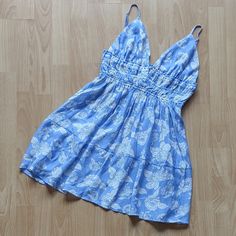 Brand New With Tags! Beautiful Blue Floral Cami Mini Dress! Size: Small (Runs True To Size) Lightweight, Linen Material 85% Rayon, 15% Nylon Would Also Be Cute As A Swim Cover During Summer! Blue V-neck Sundress For Daytime, Tiered Ruffle Mini Dress, Cami Mini Dress, Graphic Print Dress, Wool Knitted Dress, Jessica Howard Dress, Striped Knit Dress, Floral Cami, Mini Cami Dress