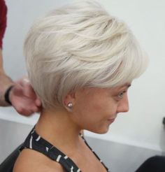 Short haircuts that are stop-you-in-your-tracks gorgeous Haircut For Women Over 50, Layered Bob Haircut, Longer Pixie, Natural Dark Hair, Haircut For Women, Edgy Pixie Cuts, Edgy Pixie