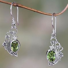 Wire Earring, Peridot Jewelry, Peridot Earrings, Filigree Jewelry, Silver Dangle Earrings, Peridot Gemstone, Sterling Silver Dangle Earrings, Green Peridot, Silver Earrings Dangle