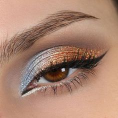 Blue And Gold Makeup Looks Simple, Fall Makeup Looks For Blue Eyes, Cool Eye Makeup Looks, Spring Makeup 2023, Ms Bean, Fall Eyeshadow, Bride Looks, Make Up Gold