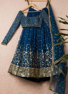 Teal Blue Gold Lehenga Set Anisha Shetty - Fabilicious Fashion Lengha Simple, Sequence Lehenga, Langa Voni, Lehenga Choli Designs, Lehenga Choli For Women, Bridesmaid Lehenga, Desi Dress, Choli For Women