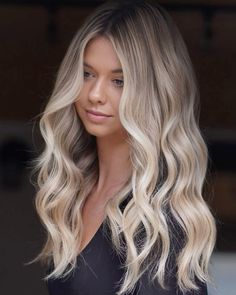 Hair Dye Ideas For Blondes, Cherry Blonde, Balayage Hair Ideas, Beige Blonde Balayage, Chunky Blonde Highlights, Platinum Blonde Balayage, Blonde Hair With Roots, Summer Blonde Hair, Blonde Hair Transformations