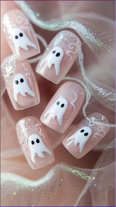 Halloween Nail Design is all about unleashing your inner creativity, and what better way to do that than through your nails? Ghost Halloween Nails, Short Halloween Nails, Halloween Nail Design, Ghost Nails, Magical Halloween, Elegant Nail Art, Chic Halloween, Special Halloween