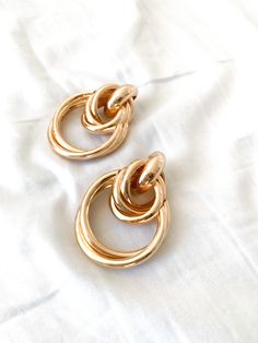 Classic Style Triple Layer Linked Hoop Alloy Earrings Color: Gold Luxury Gold Plated Jewelry With Matching Earrings, Luxury Timeless Gold-plated Earrings, Cherry Lady, Jewelry Classy, Jewelry Stacking, Style Moodboard, Cherry Baby, Eyeliner Styles, Alloy Earrings