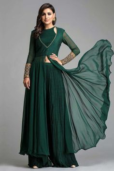 Floral Skirt Outfits, Sabyasachi Lehenga, Indian Fashion Trends, Outfits Dress, Salwar Kamiz, Indian Gowns Dresses, Celebrity Sightings, Kurti Designs Party Wear, Designer Party Wear Dresses