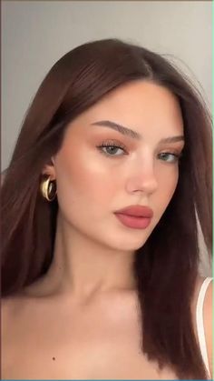 This simple makeup look anyone can do 😍🤎✨ Makeup Teenager, Teenage Makeup, Flawless Makeup Tutorial, Makeup Tutorial Easy, Quick Makeup Routine, Simple Makeup Look, Makeup Looks Everyday, Latte Makeup, Quick Makeup Tutorial