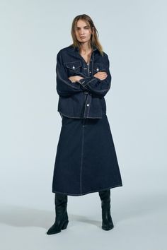 TRF DENIM SWING SKIRT Grunge Jacket, Trench Coat Dress, Zara Outfit, Zara Fashion, Cardigan Sweater Jacket, Shirt Blouses Tops, Collar Jacket, Leather Shirt, Jeans Rock