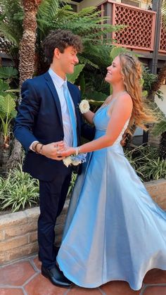 Light Blue Prom Dress With Navy Suit, Cute Prom Pictures With Guy Friend, Baby Blue Hoco Couple, Periwinkle Prom Couple, Light Blue Prom Aesthetic, Blue Prom Dress With Date, Baby Blue Prom Couple, Light Blue Prom Dress Couple, Prom Couples Blue