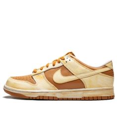 Dunk Shoes, Vapour Max Nike, Air Jordans Women, Dunk Low Nike, Nike Sacai, Jordans Women, Womens Air Jordans, Vintage Sneakers, Nike Sb Dunk