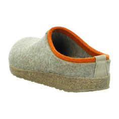 Discover the unmatched comfort and style with the Haflinger Grizzly Kris Men's Clogs in a chic beige tone. Designed specifically for the modern, fashion-conscious man, these clogs feature a luxurious wool felt upper, providing not only supreme comfort but also excellent temperature regulation. The slip-resistant outsole ensures stability and confidence with every step, making them perfect for both indoor and outdoor wear. Ideal for young adults seeking a blend of durability, comfort, and style i Haflinger Shoes, Mens Clogs, Outdoor Wear, In Summer, Natural Wool, High Quality Leather, On Shoes, Wool Felt, Slip On Shoes