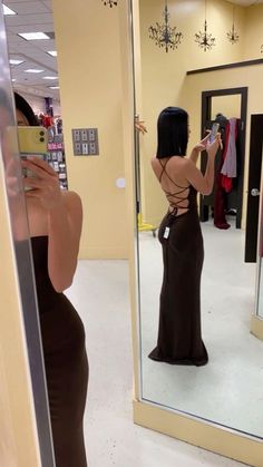 Brown Prom Dress, Heel Outfits, Prom Dresses Custom, Prom Dress Inspo, Classy Prom, Prom Inspo, Pose Fotografi, Classy Prom Dresses, Stunning Prom Dresses