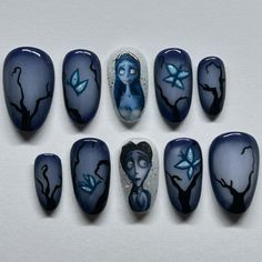 Dark Aethstetic Nails, Corpse Bride Ceramics, Tim Burton Nails Corpse Bride, Corpse Bride Nails Short, Corpse Bride Nail Ideas, Emily Corpse Bride Nails, Halloween Nails Tim Burton, Halloween Nails Corpse Bride, Corps Bride Nails