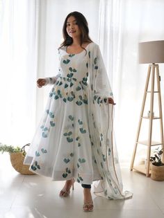 White Anarkali, Bright Colored Outfits, Silk Anarkali, Gown With Dupatta, Simple Gowns, Anarkali Kurti, Printed Gowns, Kurtis With Pants, Anarkali Gown