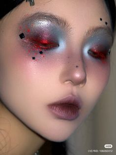 #makeupoftheday #makeup #makeuplover #aesthetic #glitter #glowing Simple Creative Makeup Looks, Maximalist Makeup Looks, Disco Ball Makeup, Asymmetrical Makeup, Lovecore Makeup, Expressive Makeup, Maximalist Makeup, Editorial Makeup Photography, Winter Makeup Ideas