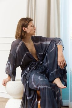 Hippie Kimono Robe Tie Dye Kimono Robe Long Sleeves Kimono - Etsy Tie Dye Kimono, Kimono Beach, Long Sleeve Kimono, Bohemian Kimono, The Spider, Long Kimono, Tie Dye Designs, Lazy Days, Tie Dye Dress