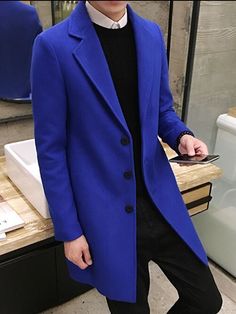 Sobretudo Masculino Azul Longo Lucks - Compre Agora Online | Shopping City Trenchcoat Style, Long Cotton Coat, Long Coat Men, Mens Wool Coats, Overcoat Men, Red Windbreaker, Trench Coat Style, Wool Overcoat, Trench Coat Men