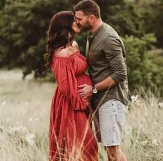 Off The Shoulder Maternity Dress Photo Shoot, Maternity Pictures Red Dress, Fall Forest Maternity Shoot, Burnt Orange Maternity Dress Photoshoot, Orange Maternity Dress Photoshoot, Maternity Photo Shoot With Family, Maternity Photo Outfits Summer, Pregananant Photoshoot, Fall Maternity Pictures Outfits