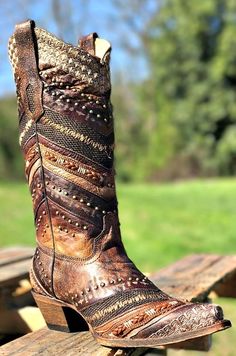 These gorgeous Brown Embroidered and Studs Boot by Corral feature a chevron mix of braids, studs, leathers, and embroidery. The intricate detailing on this boot is stunning! #cowgirlboots Cheap Cowgirl Boots, Cowgirls Boots, Boot Scootin Boogie, Cowboy Girl, Girl Boots, Estilo Country, Trendy Boots