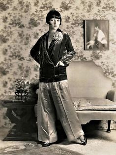 Style Année 20, Look Boho Chic, Chantal Thomass, Louise Brooks, Satin Trousers, 20s Fashion, Eve Outfit, Dior Addict, Lounge Pajamas