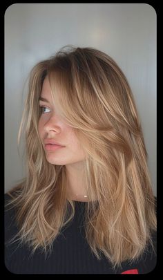 Blonde From Black Hair, Root Shadow Strawberry Blonde, Red Undertone Hair Blonde, Blonde Hair Inspo Dark Roots, Golden Blonde With Dimension, Dark Roots Strawberry Blonde Hair Balayage, Golden Brown Hair With Dark Roots, Faded Root Blonde Hair, Strawberry Blonde Brown Roots