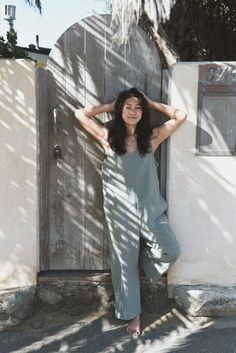 Style // Think cool, stylish, effortlessly beautiful. The beautifully faded shade of dark green that promises to be your most treasured piece! Available in our latest Cotton & Linen Blend, the Luna Jumpsuit is a minimal, casual jumpsuit with a wide yet cropped fit. Designed for comfortable and easy wearing, it's a piece you will take with you on every adventure. V neck line, low back and guess what, this jumpsuit has pockets too! Perfect for the easy breezy mama, the Luna jumpsuit transitions pe Spring Outfits Women, Clothing Hacks, Linen Women, Fern, Cotton Linen