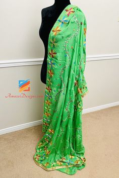 Papagei  Green Gotta Patti Sheesha Phulkari Golden Kinari

 Erkunde mehr SAMTSCHAL , DUPATTA , TRADITIONELLE SPITZENARBEIT AUS PHULKARI , PHULKARI DUPPATTA , CHUNNI , ORGANZA DUPATTA , GOTA PATTI

 

📦 Unübertroffener KOSTENLOSER weltweiter Versand von Kanada in die USA, nach Europa, Australien, Neuseeland, Norwegen, Belgien, Dänemark, Spanien, Italien, Frankreich und überall sonst.

 ⭐️⭐️⭐️⭐️⭐️ 5-Sterne-Kundenbewertungen

 Jaisleen, Kanada ⭐️⭐️⭐️⭐️⭐️

 Ich habe meine Bestellung sehr schnell i Green Bohemian Choli With Cutdana, Bohemian Green Choli With Cutdana, Green Bohemian Art Silk Traditional Wear, Bohemian Green Art Silk Traditional Wear, Green Chinon Embroidered Fabric For Navratri, Green Embroidered Chinon Fabric For Navratri, Traditional Green Chinon Choli, Green Resham Embroidery Dupatta For Puja, Green Bohemian Saree With Dupatta