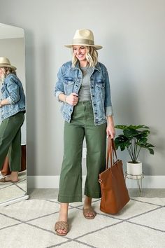 Green Jeans Outfit, Olive Green Pants Outfit, Green Pants Outfit, Olive Pants, Denim Jacket Outfit, Olive Green Pants, Ootd Ideas, Green Pants, Work Wardrobe