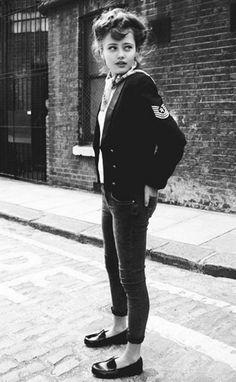 Anonymous 'teddy-girl' by Ken Russell 1950s Teddy Girl, Teddy Boys, Model Pose, Look Retro, Girls Series, 1950s Style, Grunge Look, Studio 54