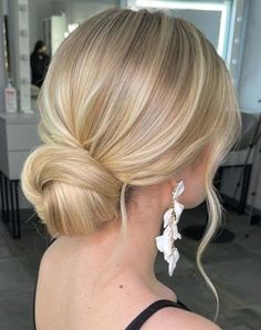 Low Bun Wedding Hair, Wedding Hairs, Bridesmaid Hair Inspo, Bridemaids Hairstyles, Bridal Hair Buns