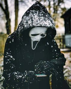 Ghostface Aesthetic, Punk Costume, Horror Photos, Ghostface Scream, Scary Movie Characters, Big Scary, Horror Stuff