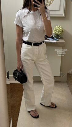 Sydney Summer Outfit, Minimalist Jeans Outfit, Sydney Summer, White Jeans Outfit, Elevated Casual, Paris Chic, Summer Lookbook, Miami Fashion, Cute Comfy Outfits