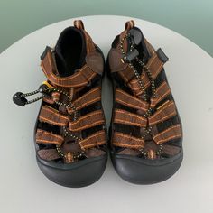 New Never Worn Keen Sandals. Brown With Orange Stitching. Brown Adjustable Sport Sandals With Round Toe, Adjustable Brown Sport Sandals, Keen Sandals, Sandals Brown, Keen Shoes, Sandals Flip Flops, Flip Flop Sandals, Kids Shoes, Flip Flops