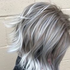 Dove Grey Hair, Silver Balayage, Natural White Hair, Ladies Hairstyles, Ice Blonde Hair, Hair Color Pictures, Hair Tricks, Grey White Hair