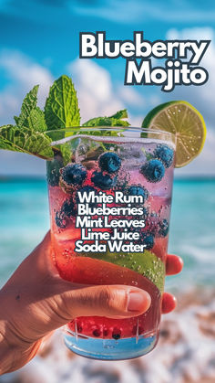 Blueberry Mojito Blueberry Mint Mojito, Mojito Flavors, Blueberry Cocktails, Mojitos Recipe, Summer Rum Cocktails, Dark Rum Cocktails, Blueberry Mojito Recipe, Mojito Recipes, Cocktails Made With Rum