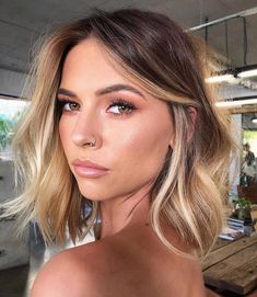 Going From Brunette To Blonde Ideas, Rambut Brunette, Gold Hair Colors, Makeup Tip, Money Piece, Short Hair Balayage, Penteado Cabelo Curto, Brown Blonde Hair, Haircuts For Fine Hair