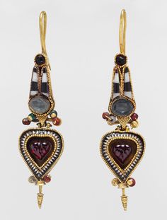 Ancient Greek Jewelry, Ancient Jewels, Ancient Jewellery, Historical Jewellery, Egyptian Jewelry, Greek Jewelry, Colored Stones, Royal Jewels, Ancient Jewelry