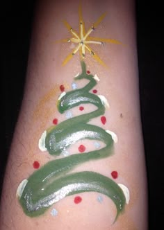 Christmas tree Face Painting Ideas Christmas, Xmas Face Paint, Face Painting Christmas Easy, Simple Christmas Face Painting For Kids, Easy Christmas Face Paint, Christmas Facepainting Kids Easy, Simple Christmas Face Paint, Easy Christmas Face Painting Ideas