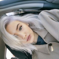 Short Blonde Asian Hair, Asian Silver Hair, Asian White Hair, Marga Esquivel, Erika Bowes, Blonde Fringe, Ice Hair