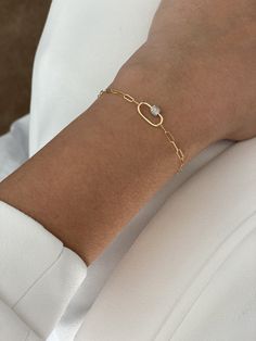 - Bracelet length:choose from 7 inch, 7.5 inch, 8 inch - Lobster clasp - Material: 14k gold natural diamonds Gold Coin Choker, Coin Choker, Diamond Bar Necklace, Gold Lariat Necklace, Diamond Bar, Lariat Necklace, Minimalist Necklace, Pretty Jewellery, Bar Necklace