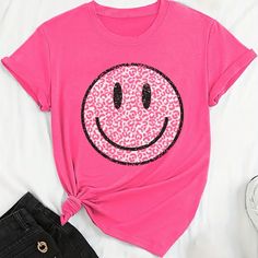 Smiley Face T-Shirt Shirt Sleeved Color: Pink New Tom Brown, Smiley Face Tshirt, Preppy Party, Smiley Face Shirt, Happy Photos, Ice Skate, Round Neck Tops, Crew Neck Top, Casual Attire