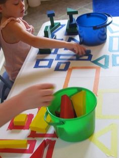 using tape on a table to make the shape then the child matches the block to the correct shape. could also be done on boards to work on the floor as puzzle Table Top Activities, Shapes Preschool, Big Table, Preschool Class, Top Toys, Preschool Math, Preschool Teacher, Preschool Classroom