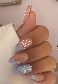 Blue Christmas Nails, Spring Designs, December Nails, Christmas Gel Nails, Her Nails, Snowflake Nails, Christmas Nails Acrylic, Winter Nail Designs, Festival Nails